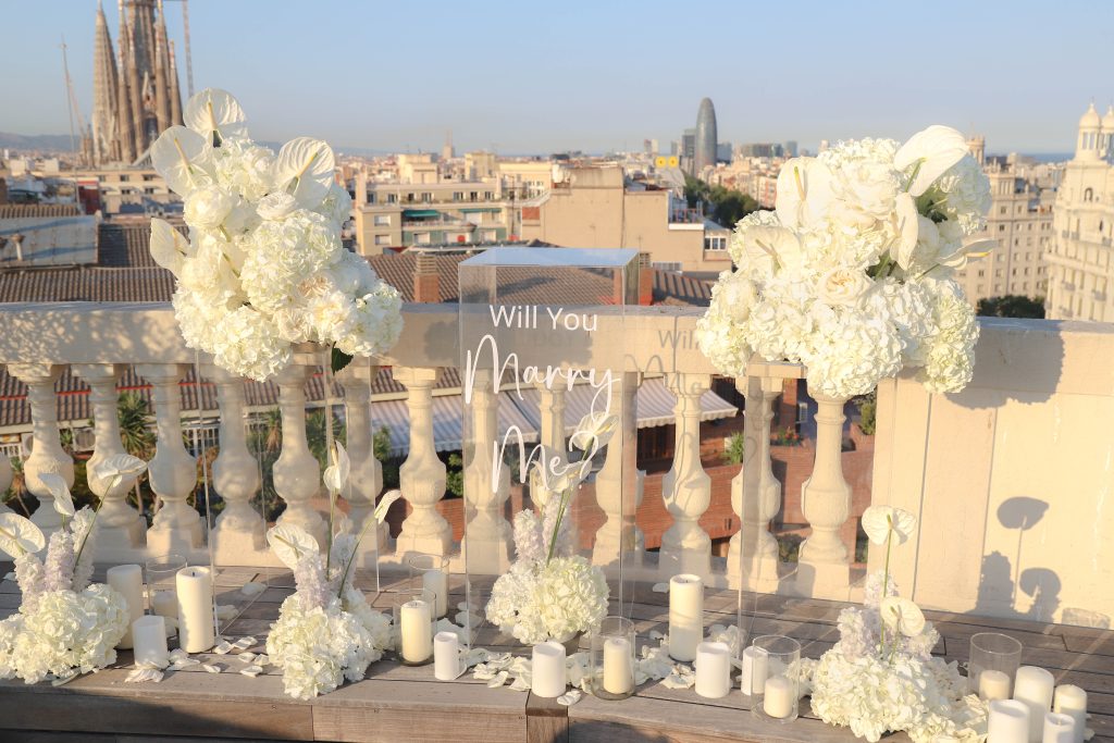 Sagrada Familia Rooftop Proposal | Engagement Photographer Barcelona